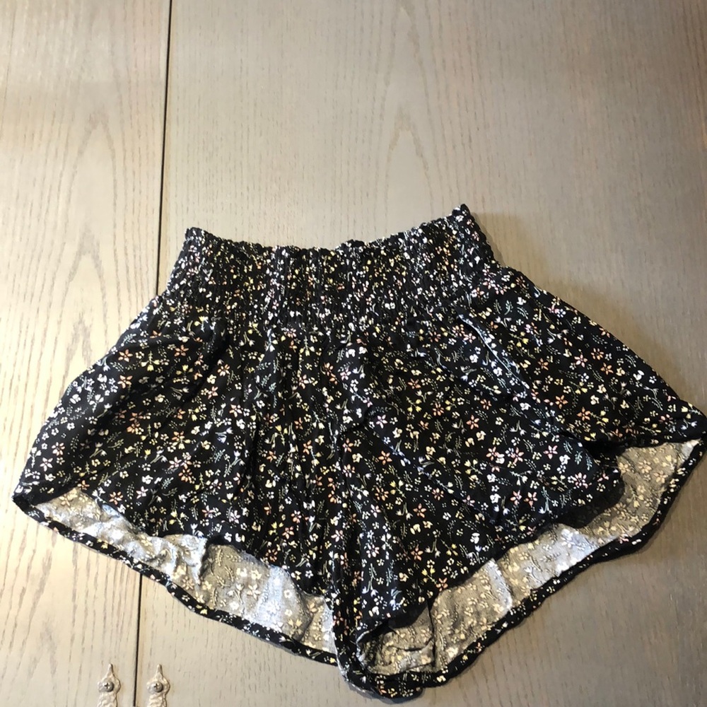 Garage Flowy Shorts
